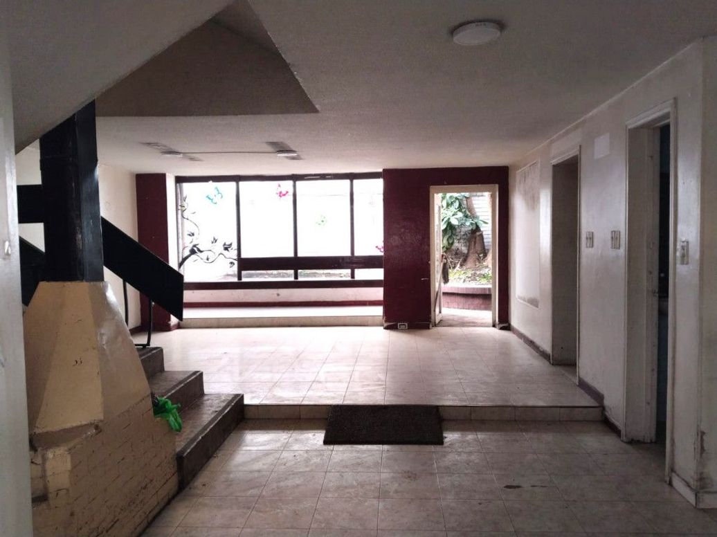 Casa de 12 alcobas en venta en San Luis, Bogotá, 437 m² · foto 2 de 20