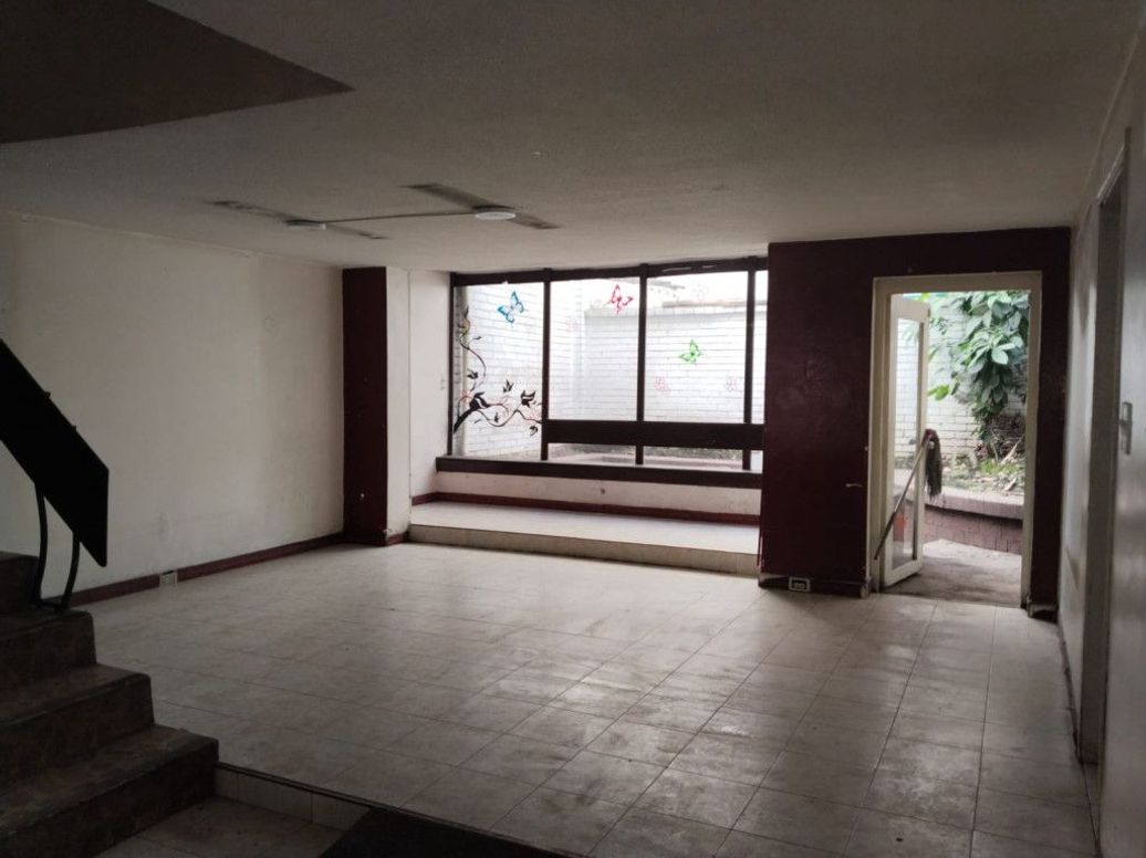 Casa de 12 alcobas en venta en San Luis, Bogotá, 437 m² · foto 3 de 20