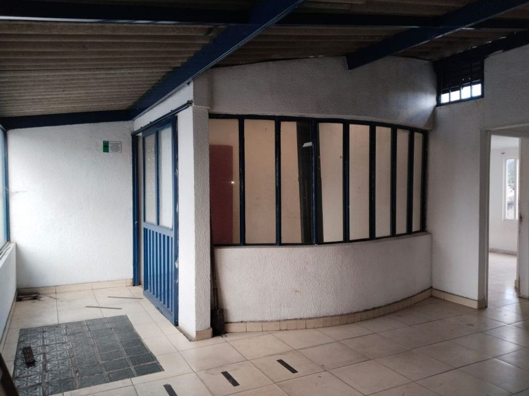 Casa de 12 alcobas en venta en San Luis, Bogotá, 437 m² · foto 10 de 20