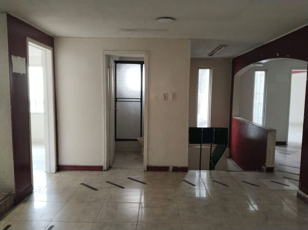 Casa de 12 alcobas en venta en San Luis, Bogotá, 437 m² · foto 9 de 20