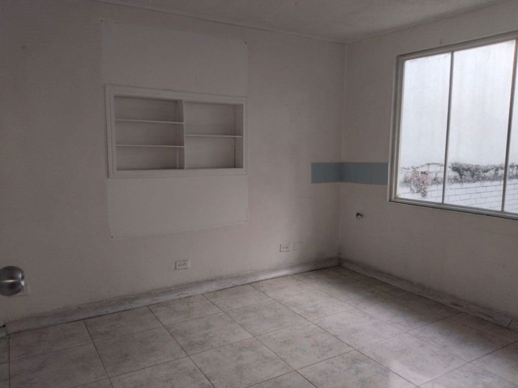 Casa de 12 alcobas en venta en San Luis, Bogotá, 437 m² · foto 14 de 20