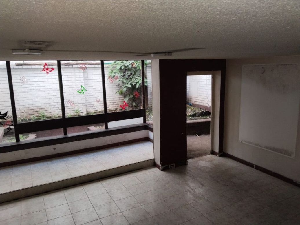 Casa de 12 alcobas en venta en San Luis, Bogotá, 437 m² · foto 8 de 20