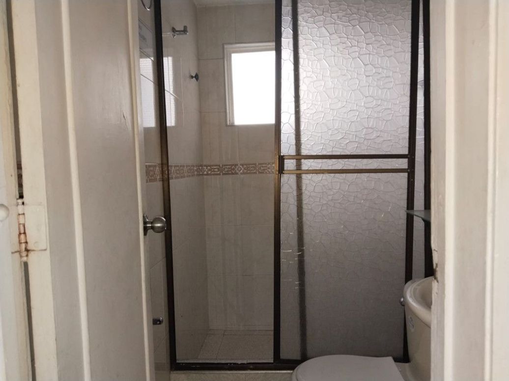 Casa de 12 alcobas en venta en San Luis, Bogotá, 437 m² · foto 18 de 20
