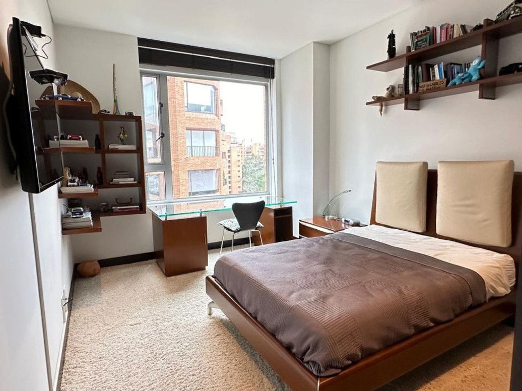 Apartamento de 3 alcobas en venta en Los Rosales, Bogotá, 300 m² · foto 9 de 20