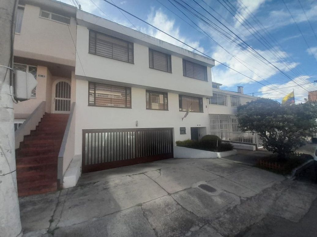Apartamento de 3 alcobas en venta en Cedro Salazar, Bogotá, 86 m² · foto 2 de 20