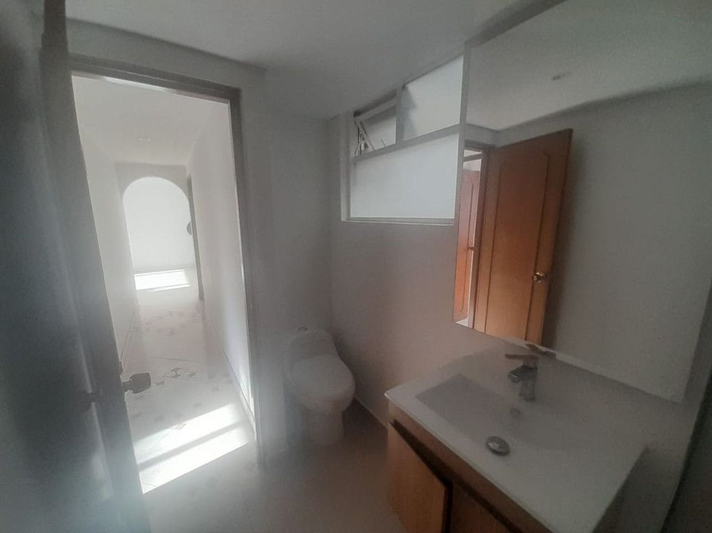 Apartamento de 3 alcobas en venta en Cedro Salazar, Bogotá, 86 m² · foto 15 de 20