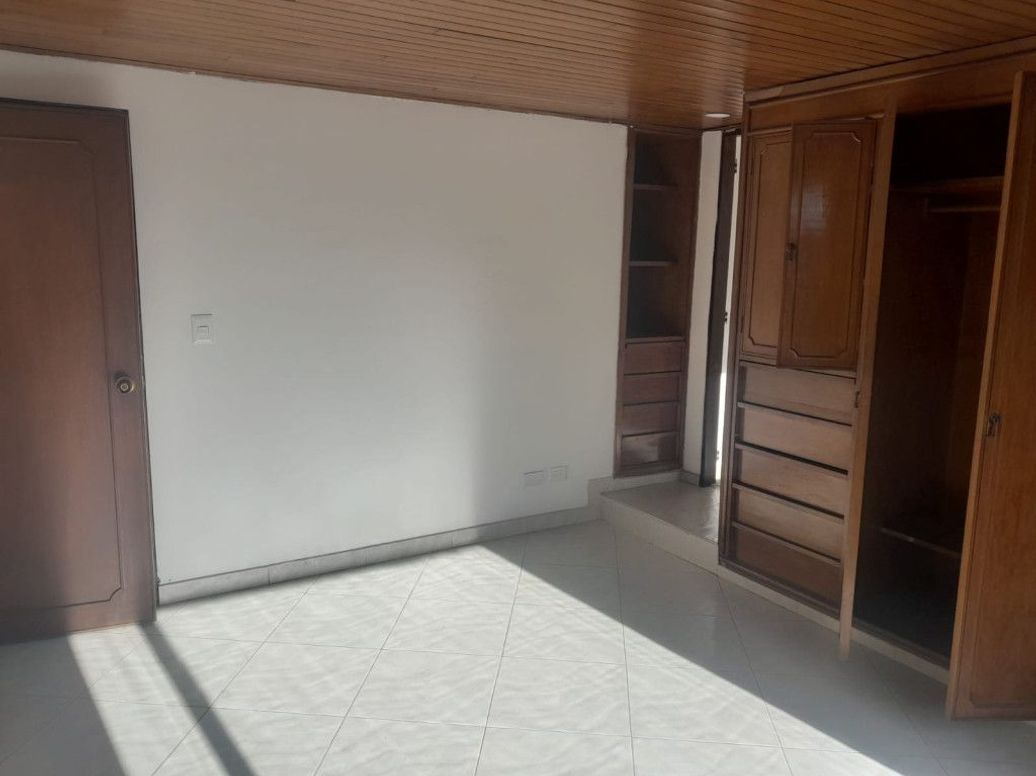 Apartamento de 3 alcobas en venta en Cedro Salazar, Bogotá, 86 m² · foto 10 de 20