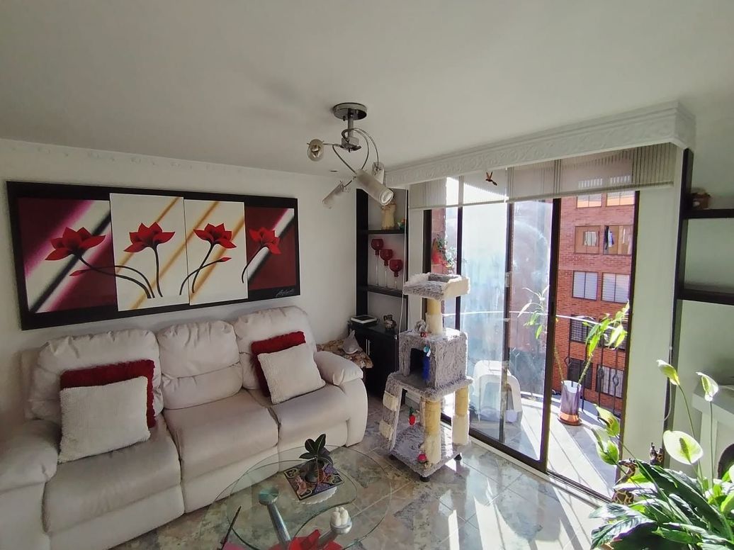 Apartamento de 3 alcobas en venta en Alferez Real, Bogotá, 68 m² · foto 3 de 20