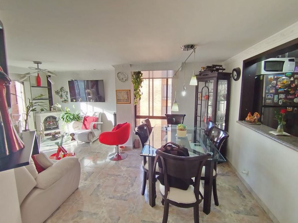 Apartamento de 3 alcobas en venta en Alferez Real, Bogotá, 68 m² · foto 6 de 20