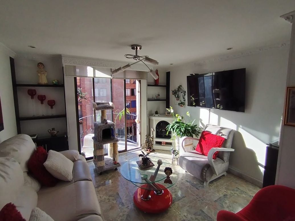 Apartamento de 3 alcobas en venta en Alferez Real, Bogotá, 68 m² · foto 7 de 20