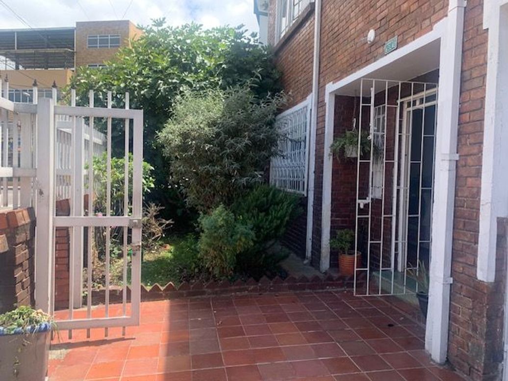 Casa de 4 alcobas en venta en Baquero, Bogotá, 250 m² · foto 2 de 20