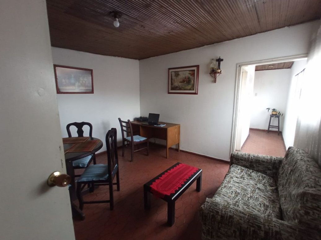 Casa de 3 alcobas en venta en Centro Fontibon, Bogotá, 219 m² · foto 2 de 18