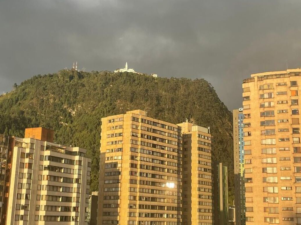Apartamento de 1 alcoba en venta en Las Nieves, Bogotá, 26 m² · foto 2 de 11