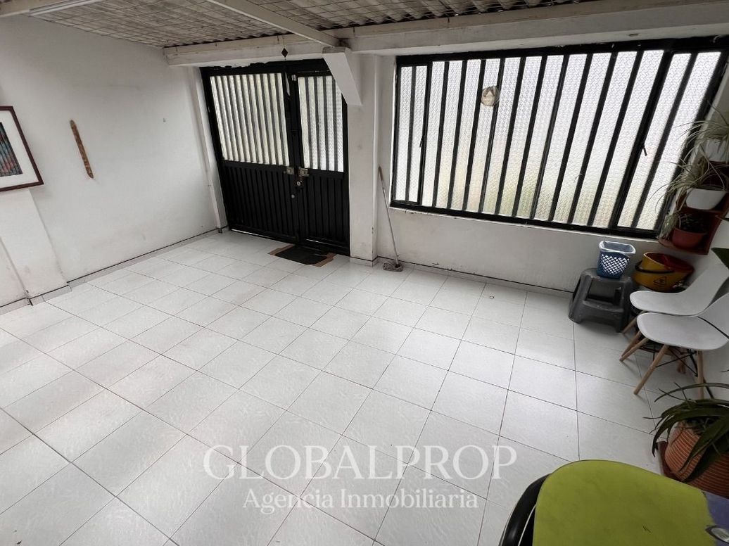 Casa de 4 alcobas en venta en Julio Flórez, Bogotá, 147 m² · foto 2 de 19
