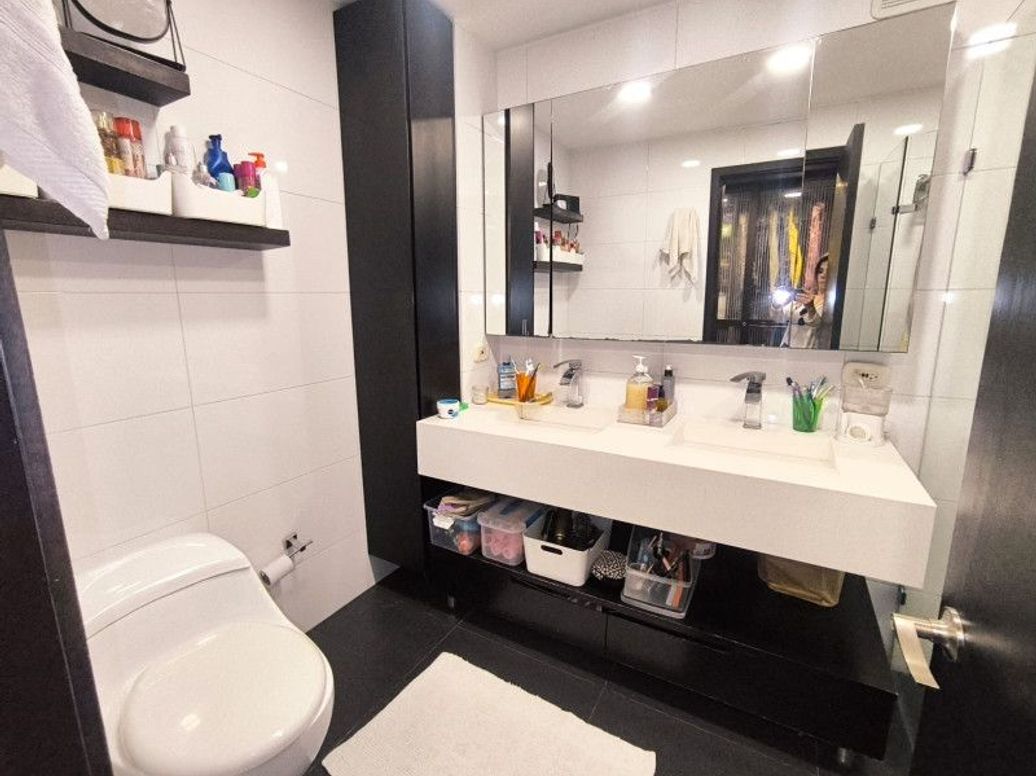 Apartamento de 3 alcobas en venta en Santa Barbara Central, Bogotá, 209 m² · foto 13 de 20