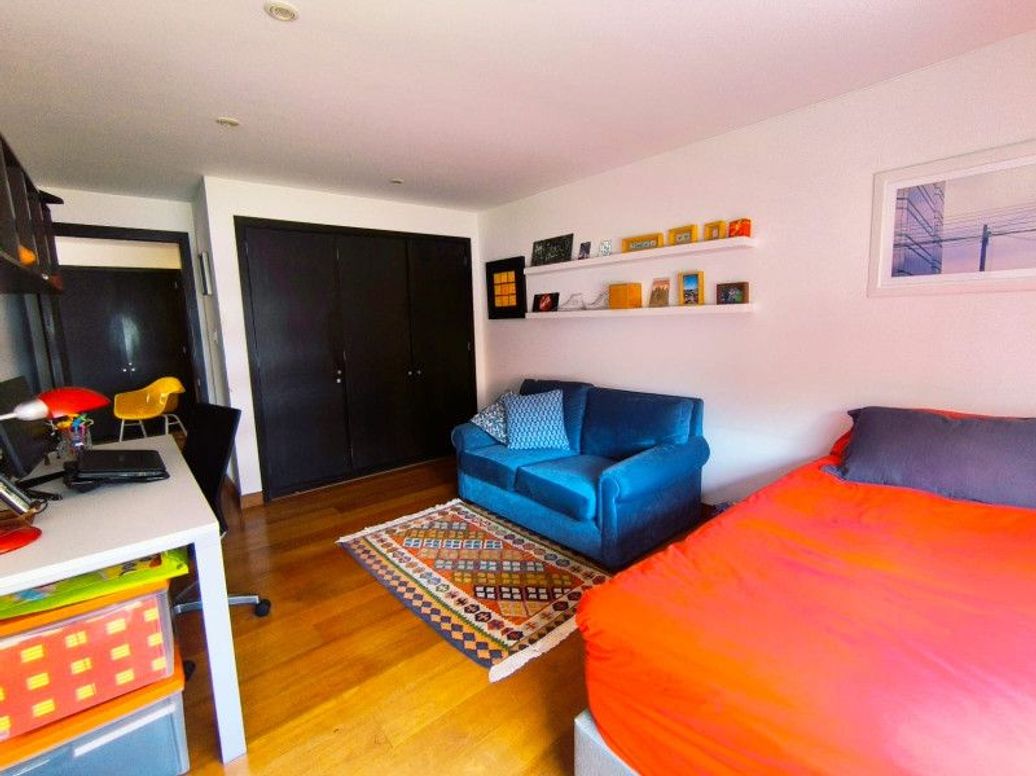 Apartamento de 3 alcobas en venta en Santa Barbara Central, Bogotá, 209 m² · foto 12 de 20
