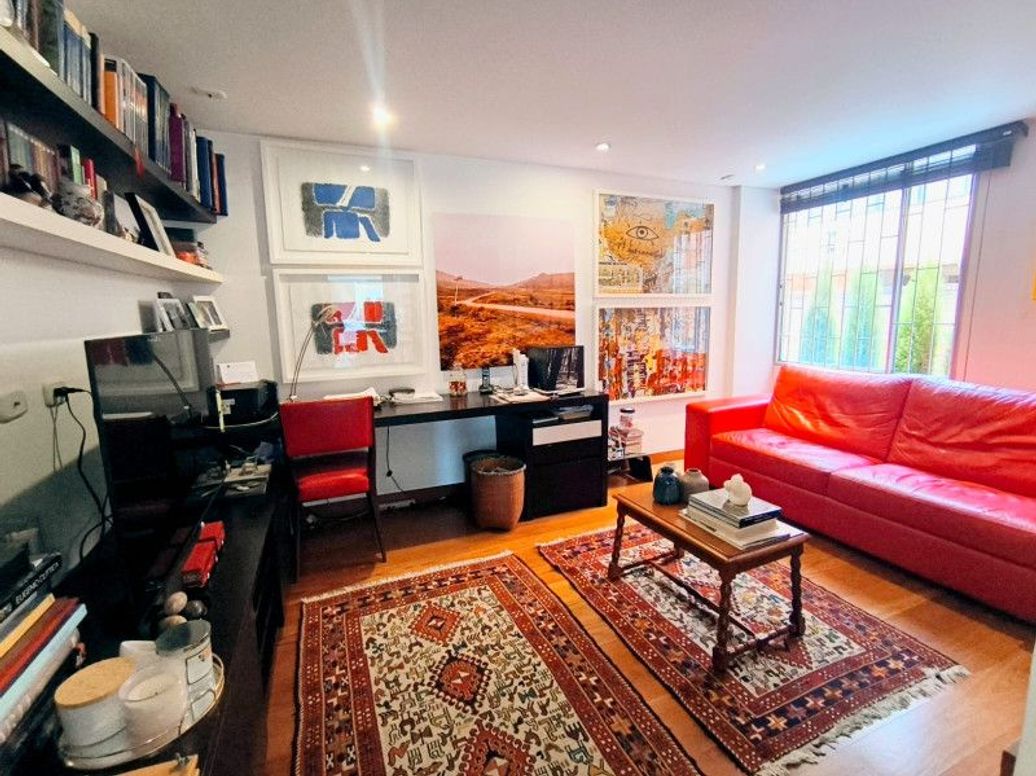 Apartamento de 3 alcobas en venta en Santa Barbara Central, Bogotá, 209 m² · foto 5 de 20