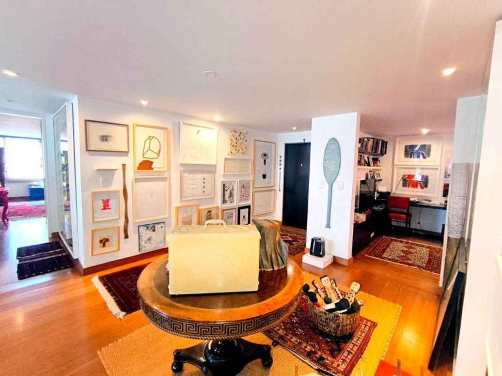 Apartamento de 3 alcobas en venta en Santa Barbara Central, Bogotá, 209 m² · foto 7 de 20