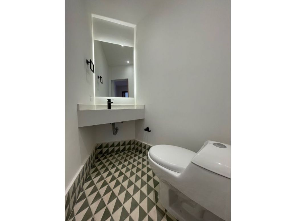 Apartamento de 3 alcobas en venta en Los Rosales, Bogotá, 187 m² · foto 11 de 20