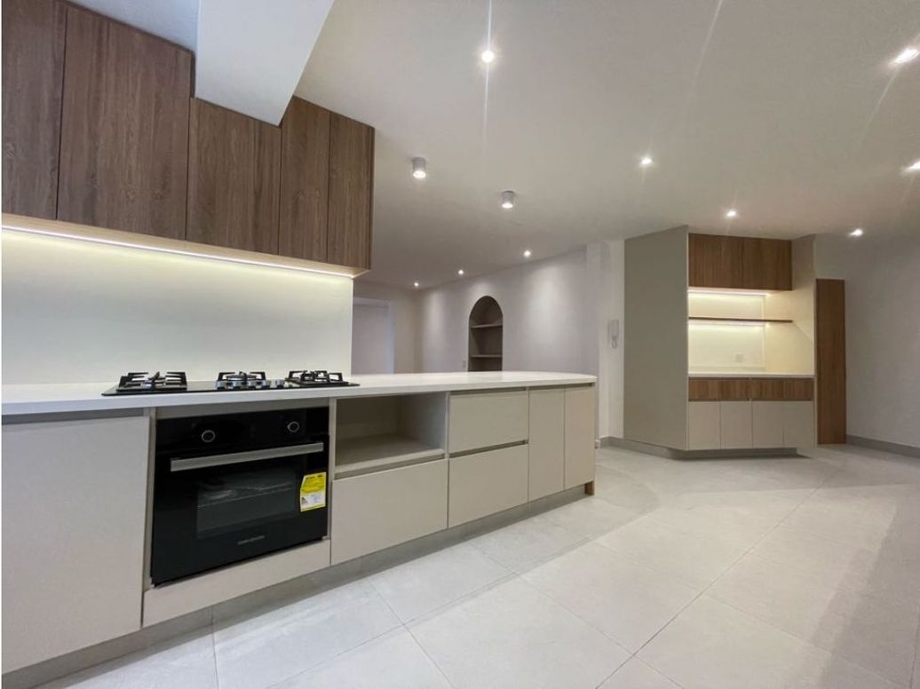 Apartamento de 3 alcobas en venta en Los Rosales, Bogotá, 187 m² · foto 10 de 20
