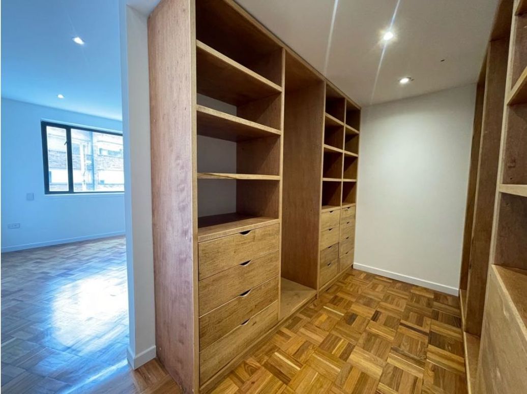 Apartamento de 3 alcobas en venta en Los Rosales, Bogotá, 187 m² · foto 18 de 20