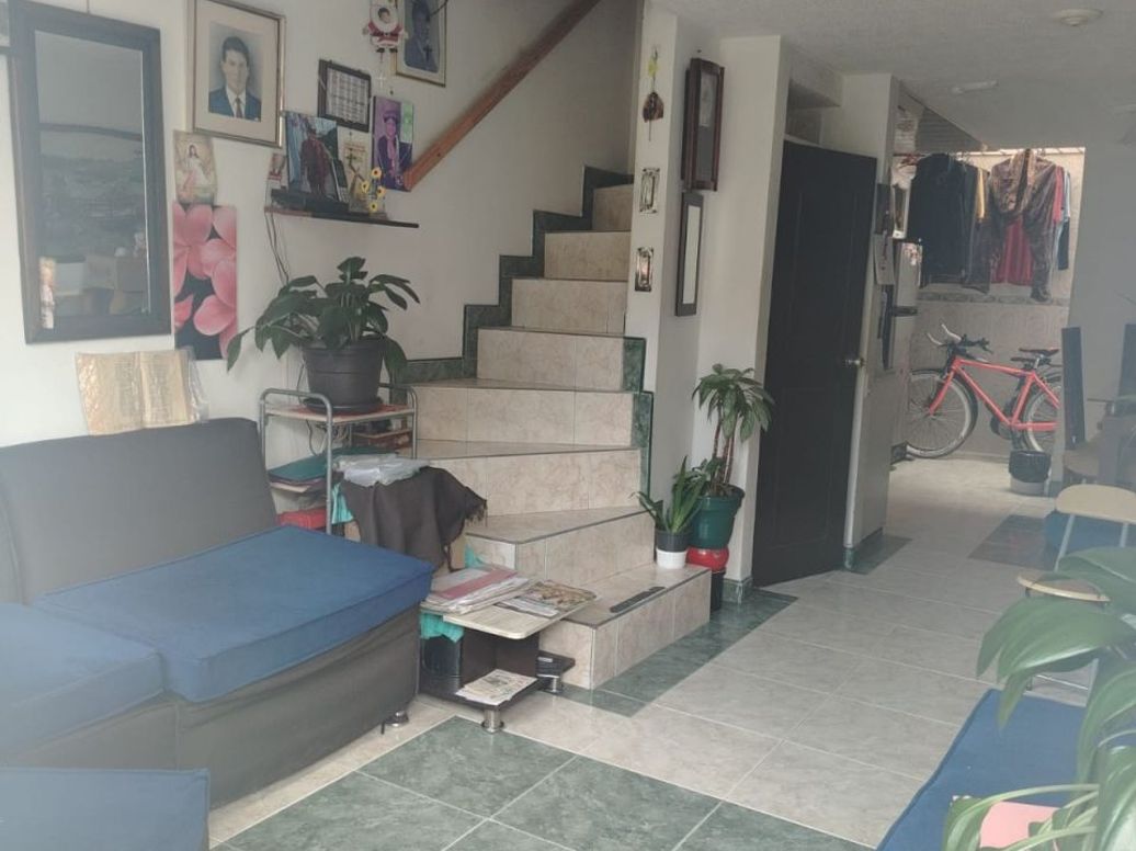 Casa de 4 alcobas en venta en Cr Jardines De Alsacia, Bogotá, 75 m² · foto 3 de 7