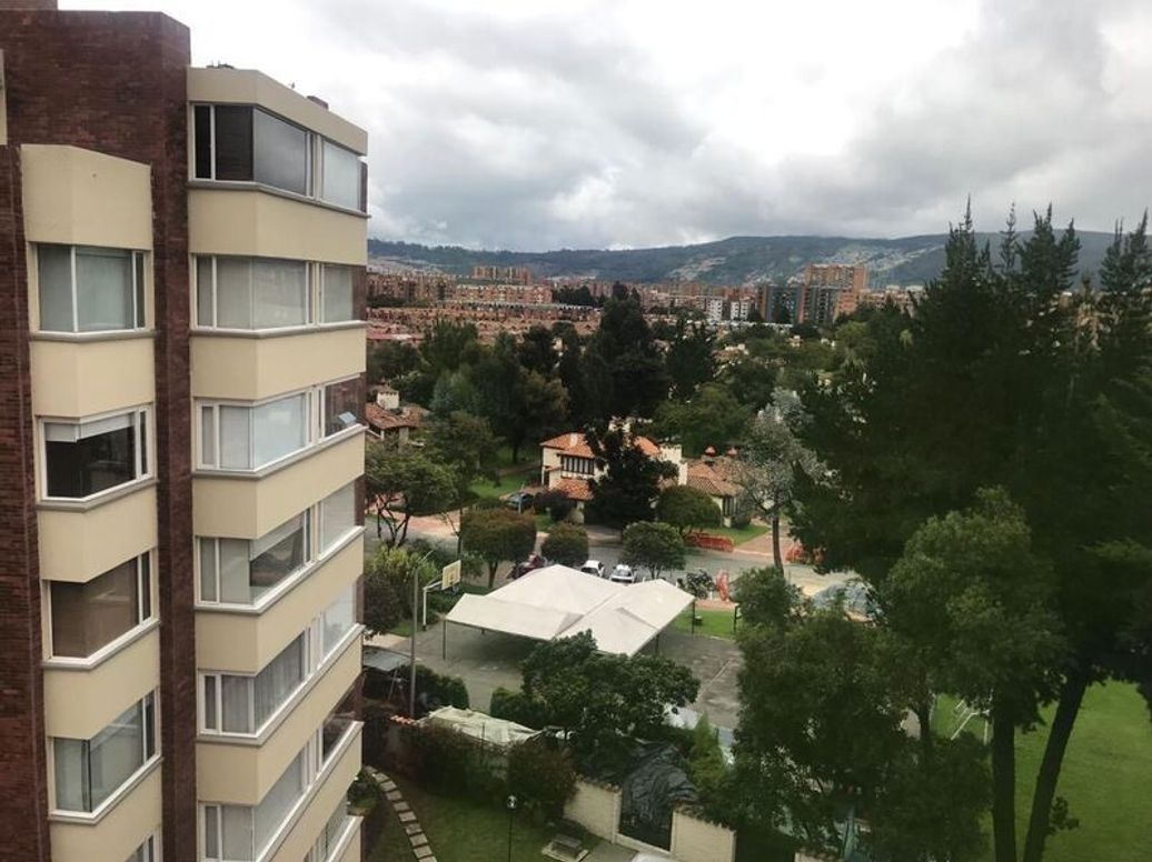 Apartamento de 3 alcobas en venta en Cr Bosque De Gratamira, Bogotá, 196 m² · foto 15 de 20