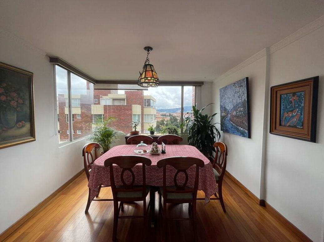Apartamento de 3 alcobas en venta en Cr Bosque De Gratamira, Bogotá, 196 m² · foto 4 de 20