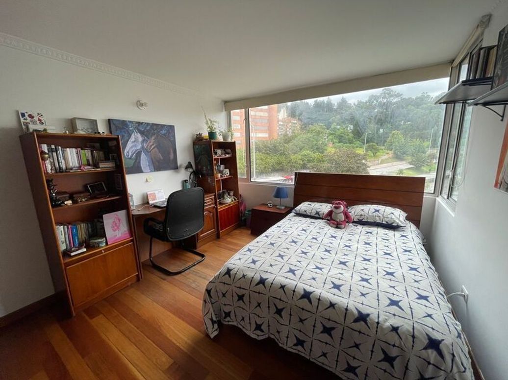 Apartamento de 3 alcobas en venta en Cr Bosque De Gratamira, Bogotá, 196 m² · foto 9 de 20