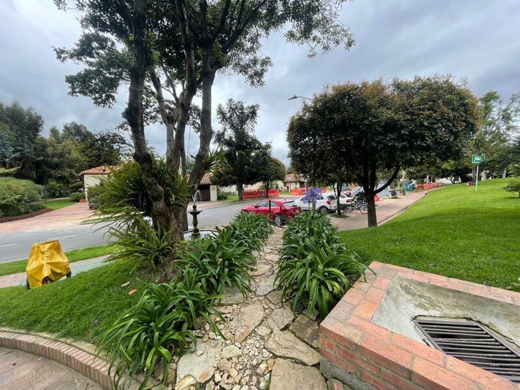 Apartamento de 3 alcobas en venta en Cr Bosque De Gratamira, Bogotá, 196 m² · foto 17 de 20