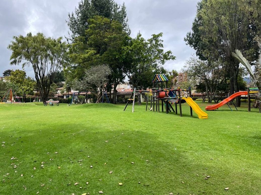 Apartamento de 3 alcobas en venta en Cr Bosque De Gratamira, Bogotá, 196 m² · foto 18 de 20