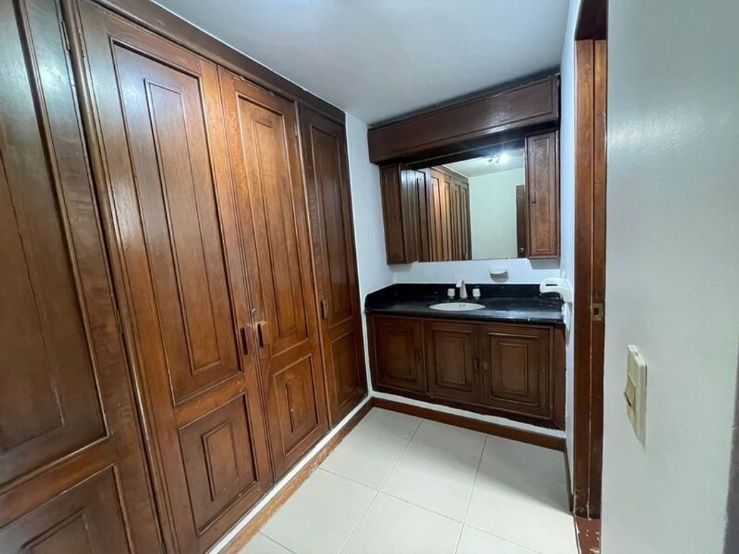 Apartamento de 3 alcobas en venta en Cr Bosque De Gratamira, Bogotá, 196 m² · foto 11 de 20