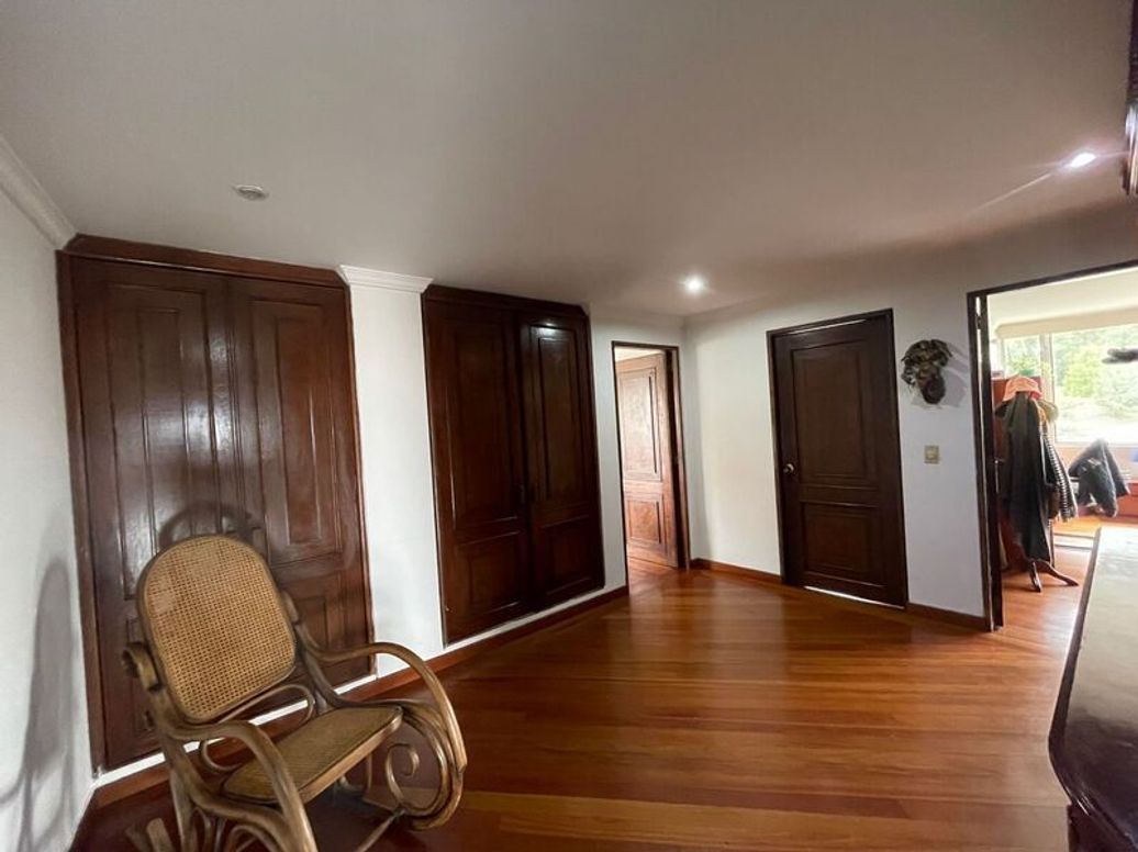 Apartamento de 3 alcobas en venta en Cr Bosque De Gratamira, Bogotá, 196 m² · foto 6 de 20