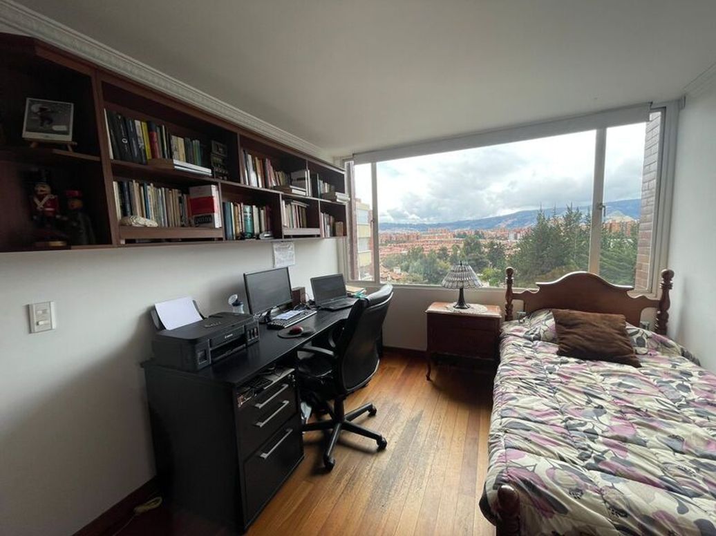 Apartamento de 3 alcobas en venta en Cr Bosque De Gratamira, Bogotá, 196 m² · foto 12 de 20