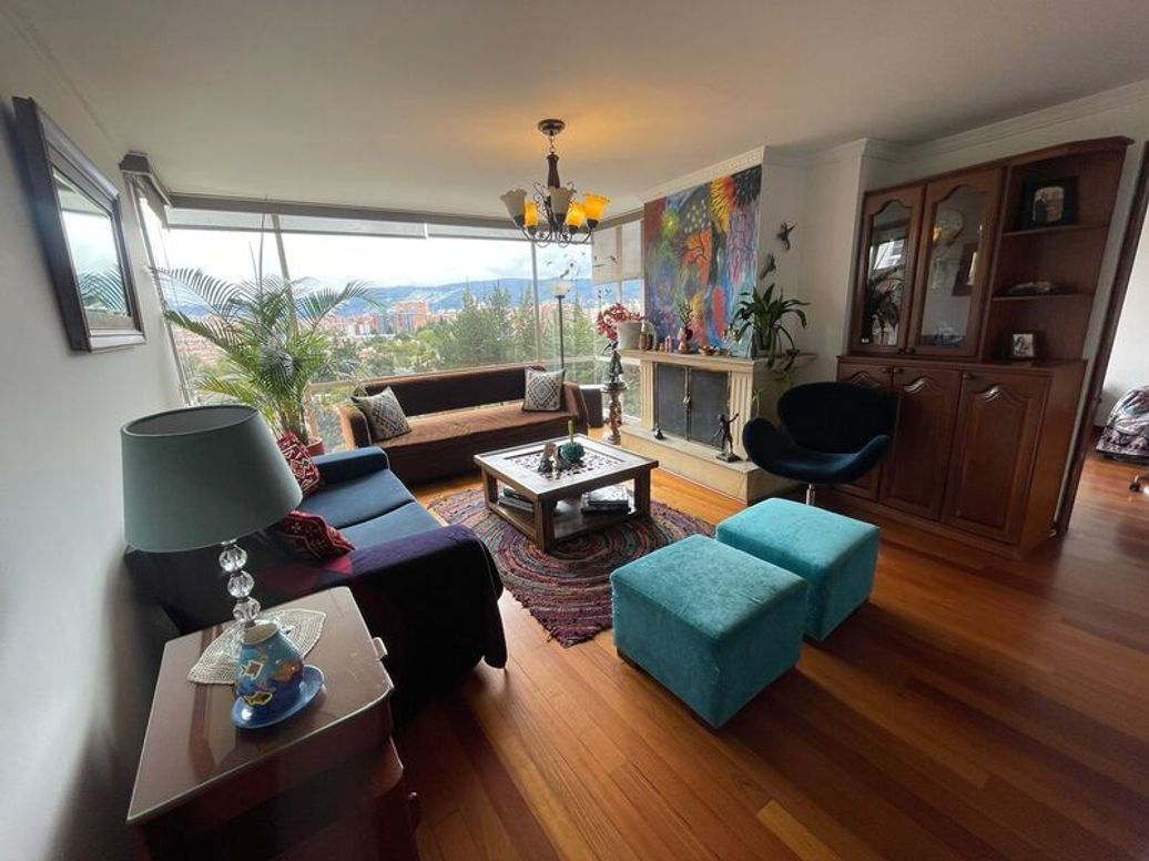 Apartamento de 3 alcobas en venta en Cr Bosque De Gratamira, Bogotá, 196 m² · foto 2 de 20