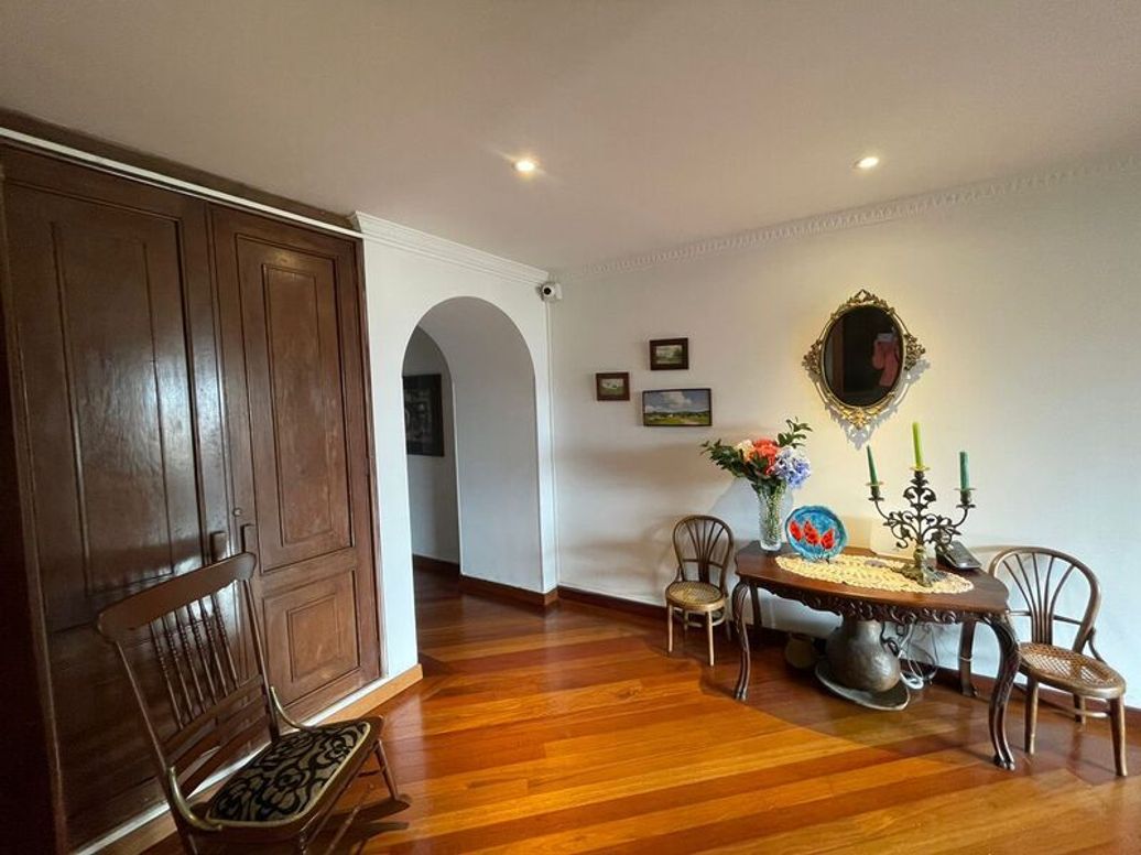 Apartamento de 3 alcobas en venta en Cr Bosque De Gratamira, Bogotá, 196 m² · foto 3 de 20
