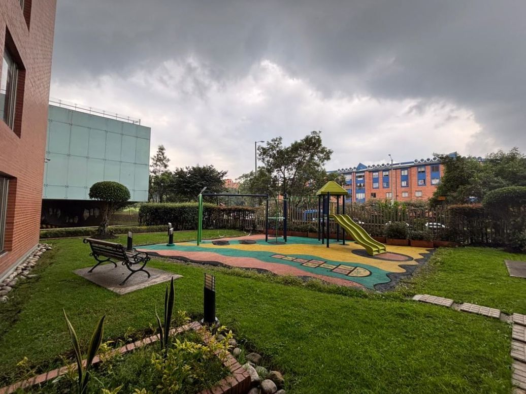 Apartamento de 4 alcobas en venta en La Esperanza Norte, Bogotá, 180 m² · foto 8 de 20