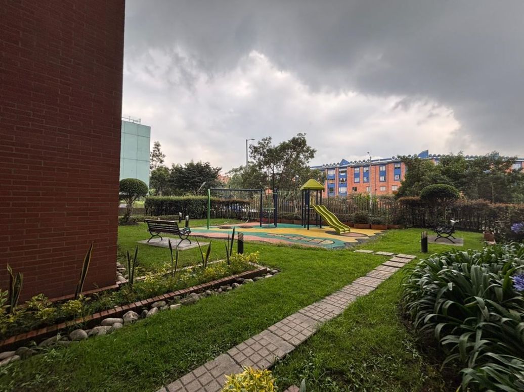 Apartamento de 4 alcobas en venta en La Esperanza Norte, Bogotá, 180 m² · foto 9 de 20