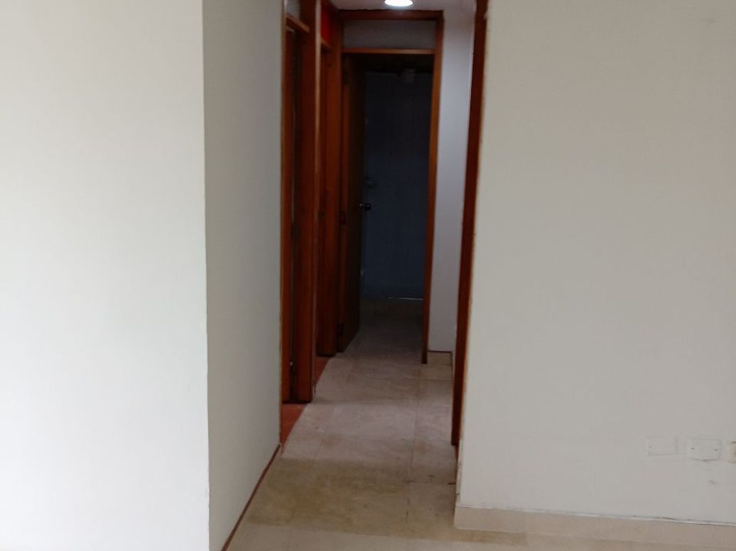 Apartamento de 3 alcobas en venta en San Bernardino Diecisiete, Bogotá, 44 m² · foto 2 de 9