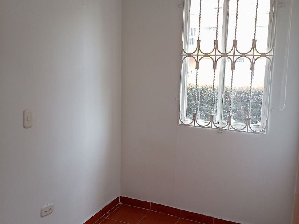 Apartamento de 3 alcobas en venta en San Bernardino Diecisiete, Bogotá, 44 m² · foto 6 de 9