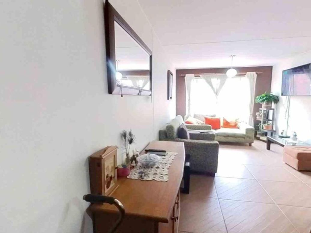 Apartamento de 3 alcobas en venta en Hayuelos, Bogotá, 57 m² · foto 2 de 20