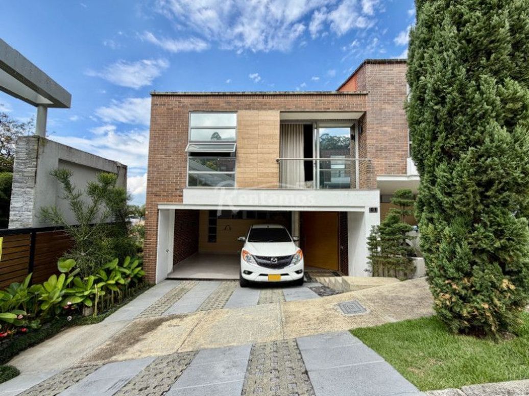 CASA EN ARRIENDO en Loma El Atravesado