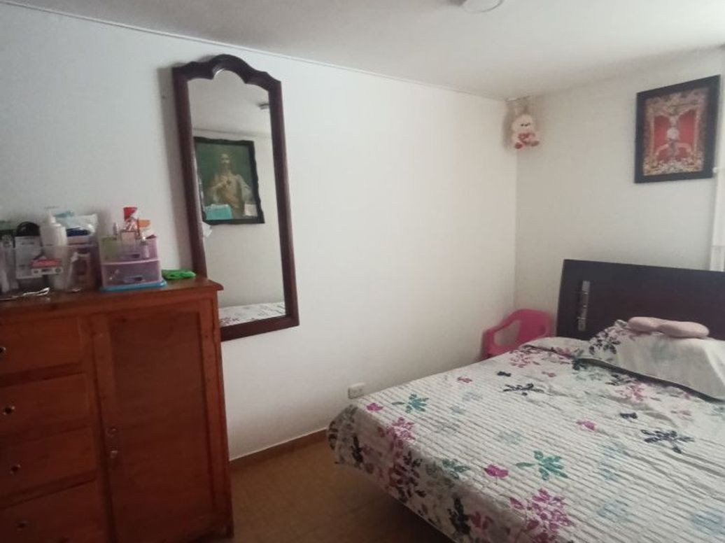 Casa de 7 alcobas en venta en Primavera, Bogotá, 317 m² · foto 17 de 20