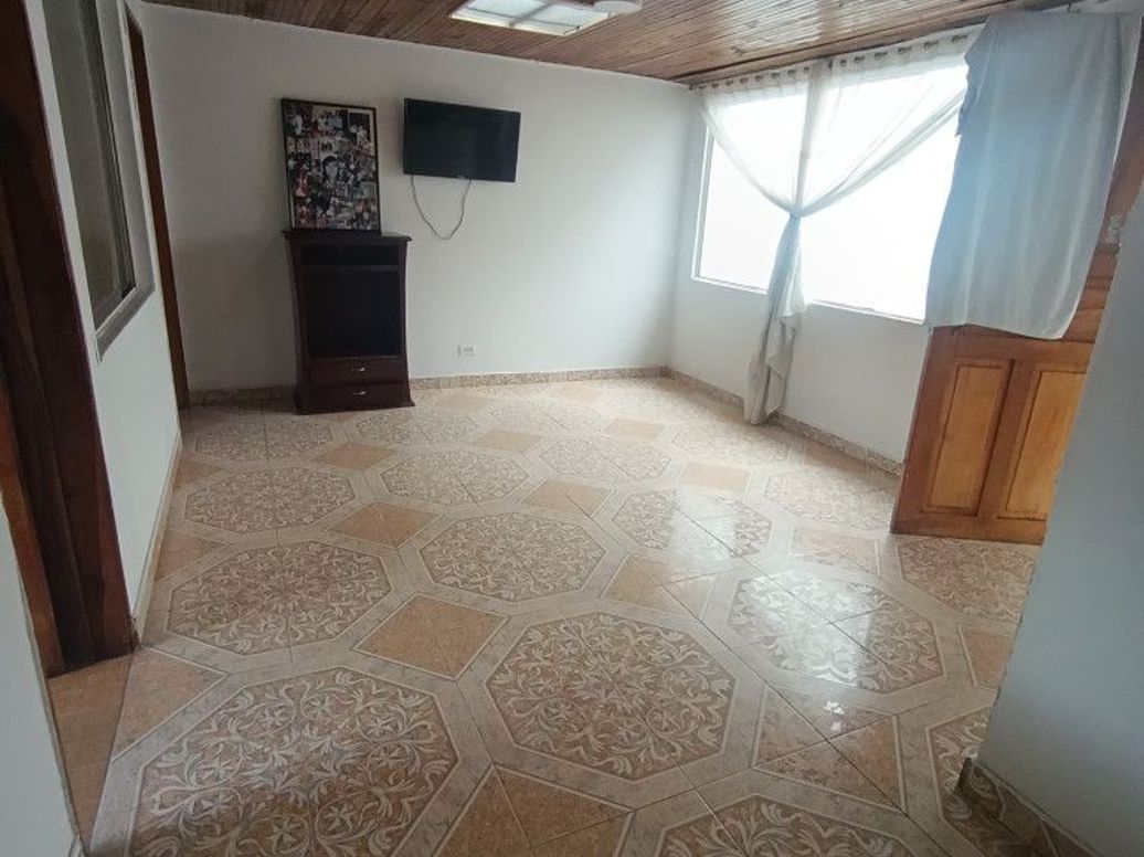 Casa de 7 alcobas en venta en Primavera, Bogotá, 317 m² · foto 10 de 20
