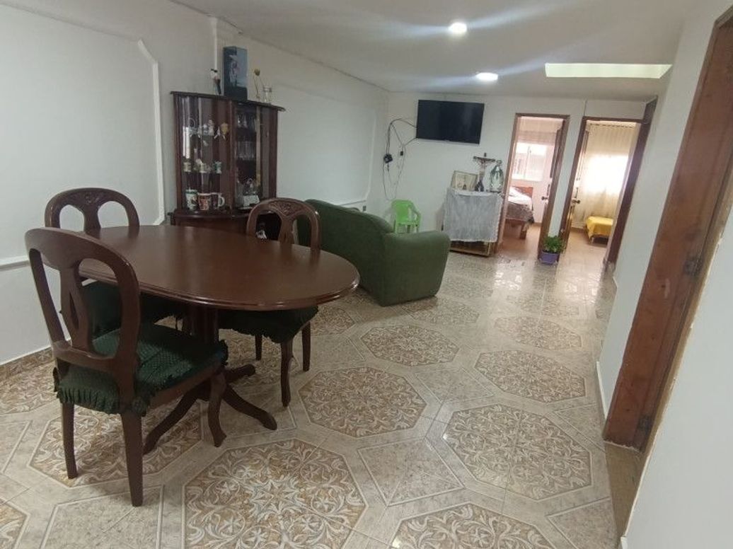Casa de 7 alcobas en venta en Primavera, Bogotá, 317 m² · foto 13 de 20