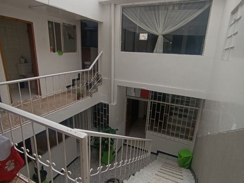 Casa de 7 alcobas en venta en Primavera, Bogotá, 317 m² · foto 6 de 20