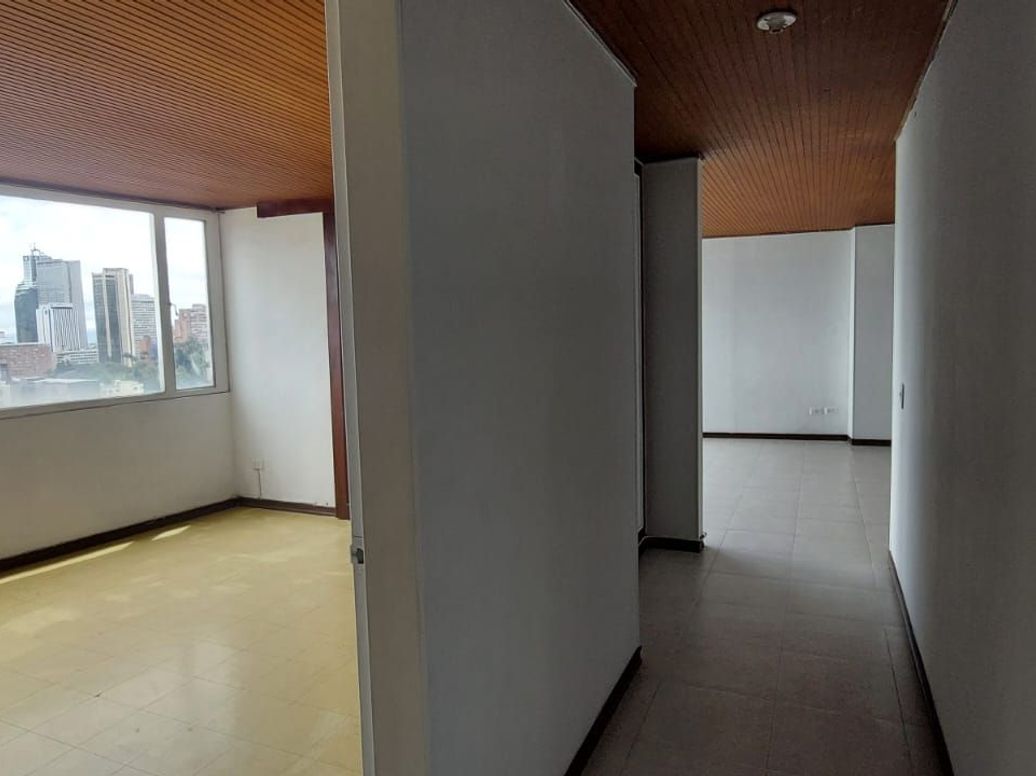 Apartamento de 3 alcobas en venta en Las Nieves, Bogotá, 135 m² · foto 10 de 18