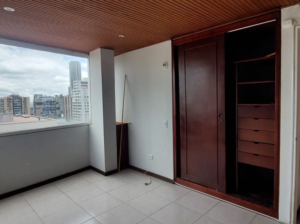 Apartamento de 3 alcobas en venta en Las Nieves, Bogotá, 135 m² · foto 8 de 18