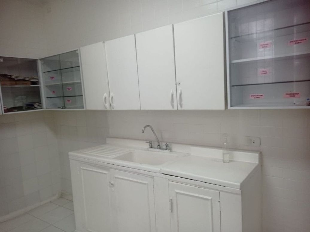 Casa de 13 alcobas en arriendo en La Castellana, Bogotá, 400 m² · foto 6 de 20