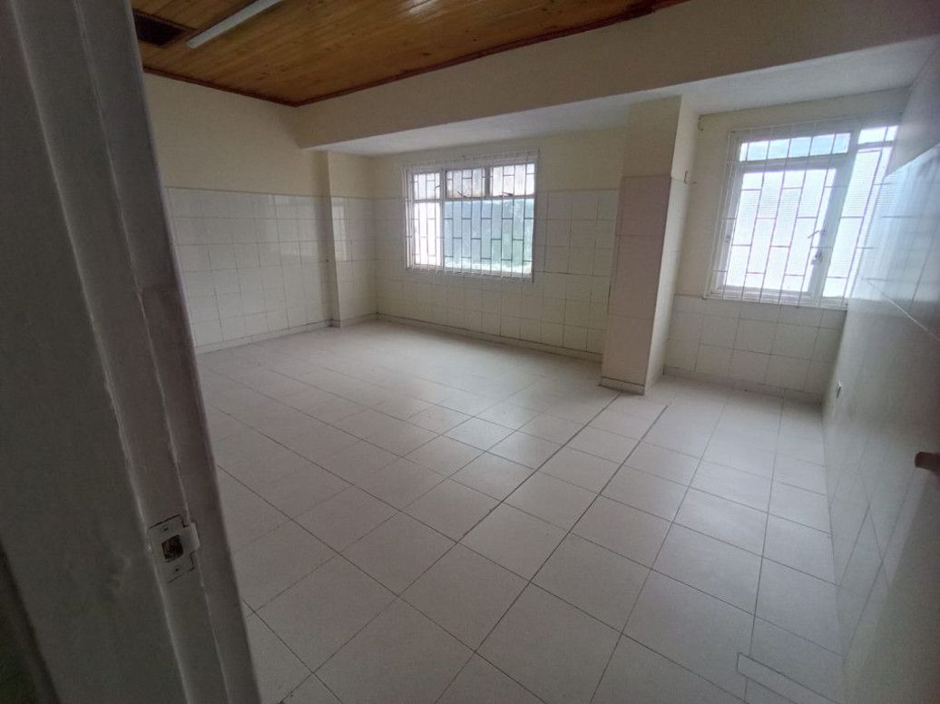 Casa de 13 alcobas en arriendo en La Castellana, Bogotá, 400 m² · foto 15 de 20